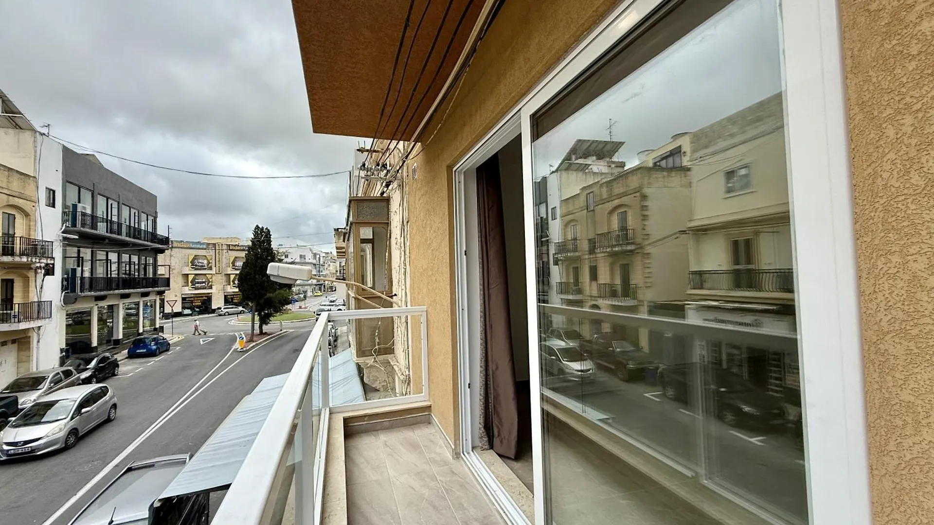 New Apartment! Walking Distance To The Three Cities By Sf Homes Fgura